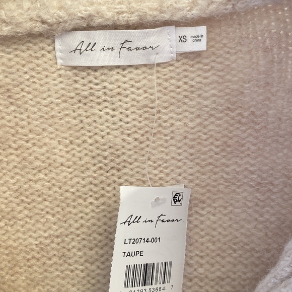 🆕 Cable Stitch Quarter Zip Sweater - Picture 4 of 5